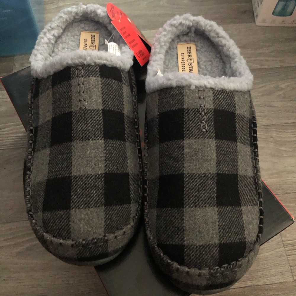 NWT in the box Deer Stag Slipperooz, grey/plaid Indoor/Outdoor men’s 15M